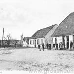 Friedrichsplatz, etwa 1920. Rechts die Bäckerei & Materialwarenhandlung von Herrmann Winkler