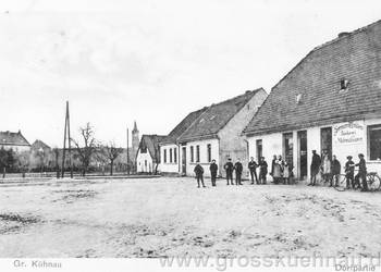 Friedrichsplatz, etwa 1920. Rechts die Bäckerei & Materialwarenhandlung von Herrmann Winkler